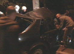 В Воронеже на набережной «БМВ» снес столб 