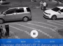 Всему двору устроили концерт жители Шилово