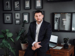 Автоэксперт Денис Степаненко поздравил воронежцев с Новым годом 