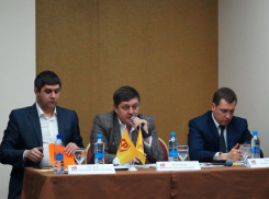 Лидера воронежских «эсеров» Олега Пахолкова переизбрали на два года