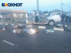 Опубликованы фото жуткого ДТП с тремя погибшими в Воронежской области