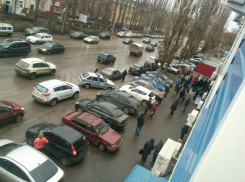  В Воронеже эвакуировали людей из здания Росреестра из-за пакета с документами 