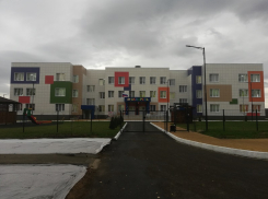 Воспитанники под Воронежем добираются до детского сада опасным маршрутом 