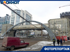 Как в 2023 году выглядит надземный переход, встречающий гостей Воронежа
