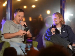 «И Петрин опять молодой!»: чемпионы КВН спели про тяжёлую работу мэра Воронежа