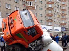 В Воронеже на месте провала бетономешалки под землю будут менять коллектор 