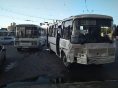 В ДТП с маршрутками пострадали пять пассажиров в центре Воронежа 