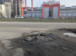 Отчаянный способ борьбы с ямами показали на воронежских дорогах 