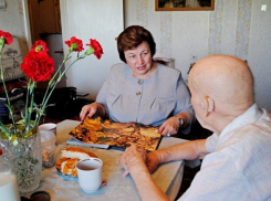 Владимир Нетесов отправил депутатов к ветеранам войны