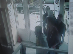 В Воронеже напали на приемную депутата Госдумы Олега Пахолкова (ФОТО-ВИДЕО)