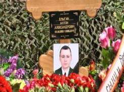 Память погибшего связиста в Сирии увековечили на воронежском памятнике «Воинам-интернационалистам»