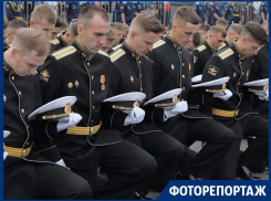 Сплошные эмоции: как прошел выпускной военно-воздушной академии