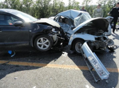 В страшной аварии под Воронежем с участием четырех машин погибли трое