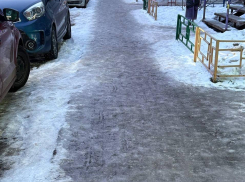 «За что мы платим?»: воронежцы массово жалуются на гололед и бездействие УК