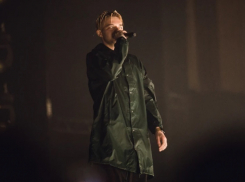 Изящно-грубым словцом покрыл воронежцев рэпер Элджей