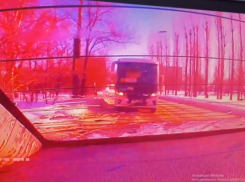 Момент тарана автобусом показали от первого лица в Воронеже 