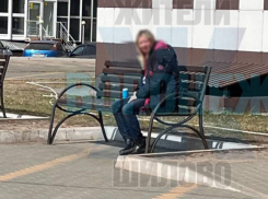 Я тебя укушу: странная женщина напала на девушку в лифте воронежской многоэтажки