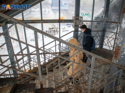 Чиновники назвали причину запущенности зловонного перехода у воронежского автовокзала