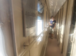 На краю Воронежа час назад встал поезд Москва-Владикавказ и дальше не едет