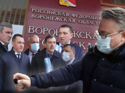 Депутаты убегают от неудобных вопросов и жонглируют тарифами ЖКХ в Воронеже