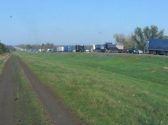 Пробка длиною около 5 километров образовалась на трассе М4 «Дон» в Воронежской области