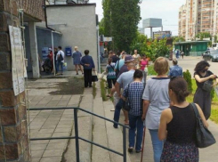 Почта России объяснила очередь воронежцев на аномальной жаре