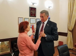 Сенатор откликнулся на социальные проблемы населения