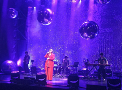 Любви, секса и денег пожелала воронежцам Ева Польна