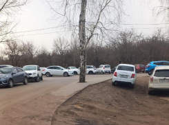 Парковочный карман ищут возле новой поликлиники в Воронеже