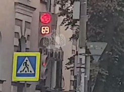 Неожиданное «ускорение» светофора попало на видео в Воронеже 