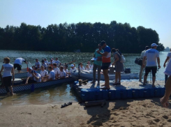 400 гребцов взорвали веслами Воронежское водохранилище