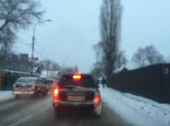 Снежное нашествие сковало Воронеж в 9-балльных пробках 