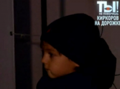 Воронежец Иван Саенко учит играть в футбол 4-летнего сына Филиппа Киркорова