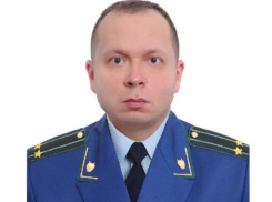 Бывшего семилукского прокурора Вадима Смирнова, уходившего в декрет, все-таки посадили