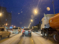 Снегопад сковал Воронеж в гигантских пробках 