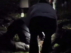 Ребенок провалился в яму под Воронежем: опубликовано видео его спасения