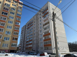 «Оплачивать будем это безобразие?»: жители дома в Воронеже отправили 50 жалоб на УК за ее любовь к деньгам