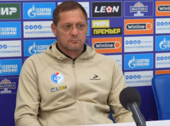«Курьезный мяч»: что думает главный тренер Факела после очередного поражения 