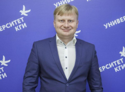 Блогер уличил воронежского депутата в разрушении идеи платных парковок