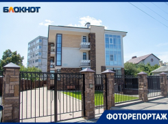 Олигархические дома и халупы соседствуют бок о бок в Воронеже 