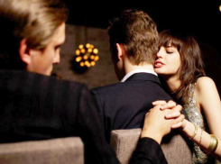 Безумная мамаша из Воронежа обвинила мужа, что родила не от него  