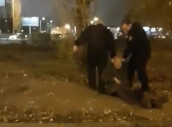Бесчеловечное обращение охранников БСМП с воронежцем сняли на видео