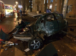 В Воронеже «Фольксваген» протаранил «ПАЗ» маршрут 26а: пострадали люди