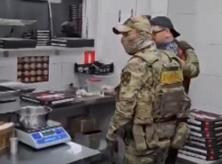 Облаву на мигрантов устроили силовики в популярной сети пиццерий в Воронеже