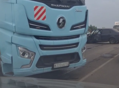 Гигантский затор сковал дорогу под Воронежем  