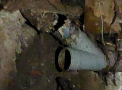 «Задыхаемся от вони», – сгнившая труба превратила жизнь воронежцев в ад