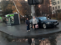 Возмутительная парковка на остановке впечатлила воронежцев