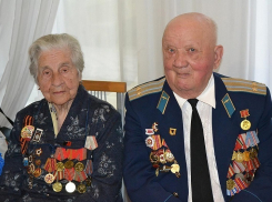 Депутаты команды ДСК поздравили воронежских ветеранов с Днём Победы