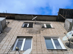 Ремонт аварийного дома, пронизанного плесенью, перенесли на середину века в Воронежской области 