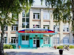 Поборы с родителей, исчезающие обеды, нарушение стандартов: воронежская школа попала под прицел прокуратуры 